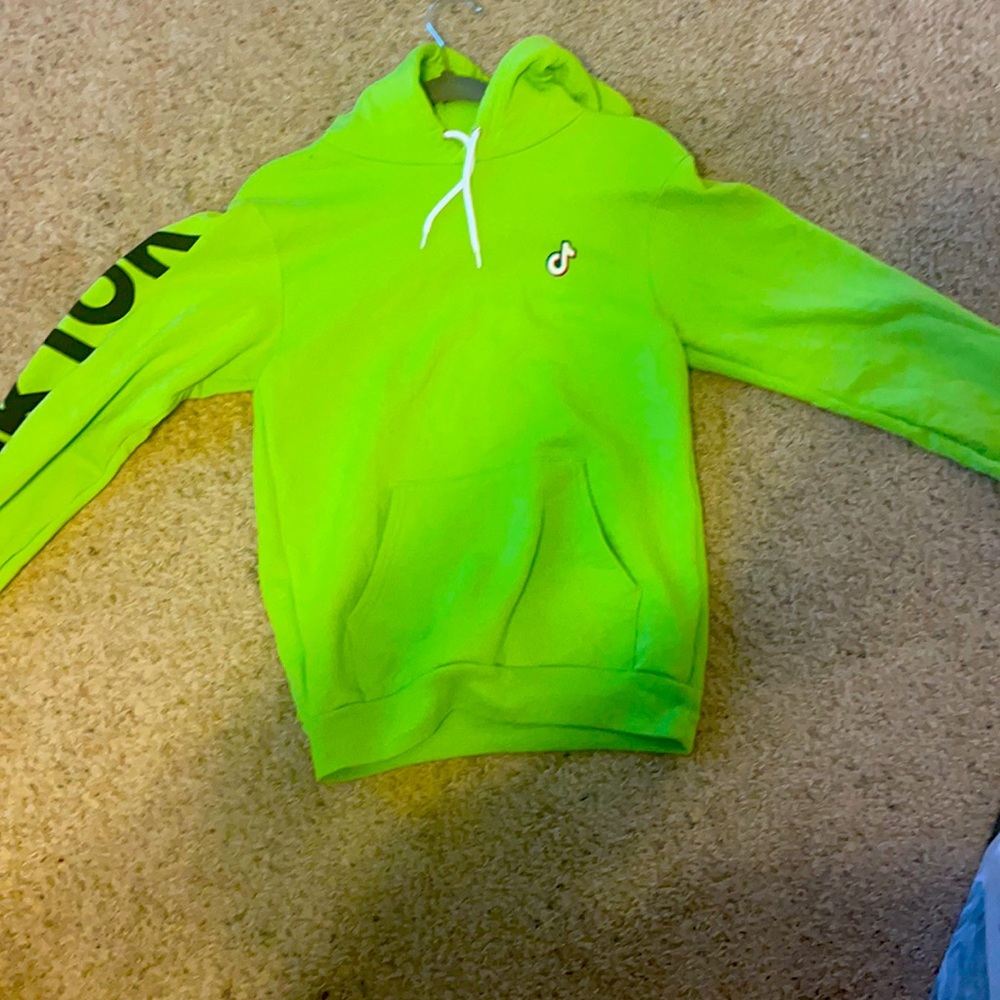 A nice sweater that keeps you warm and it is Stylish